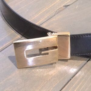 COPY - Gucci Reverseable black brown belt 85/34 unisex